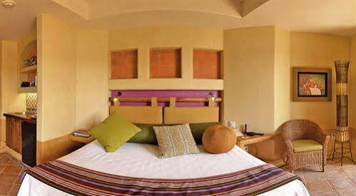 Hotel Club Intrawest Zihuatanejo Exterior foto